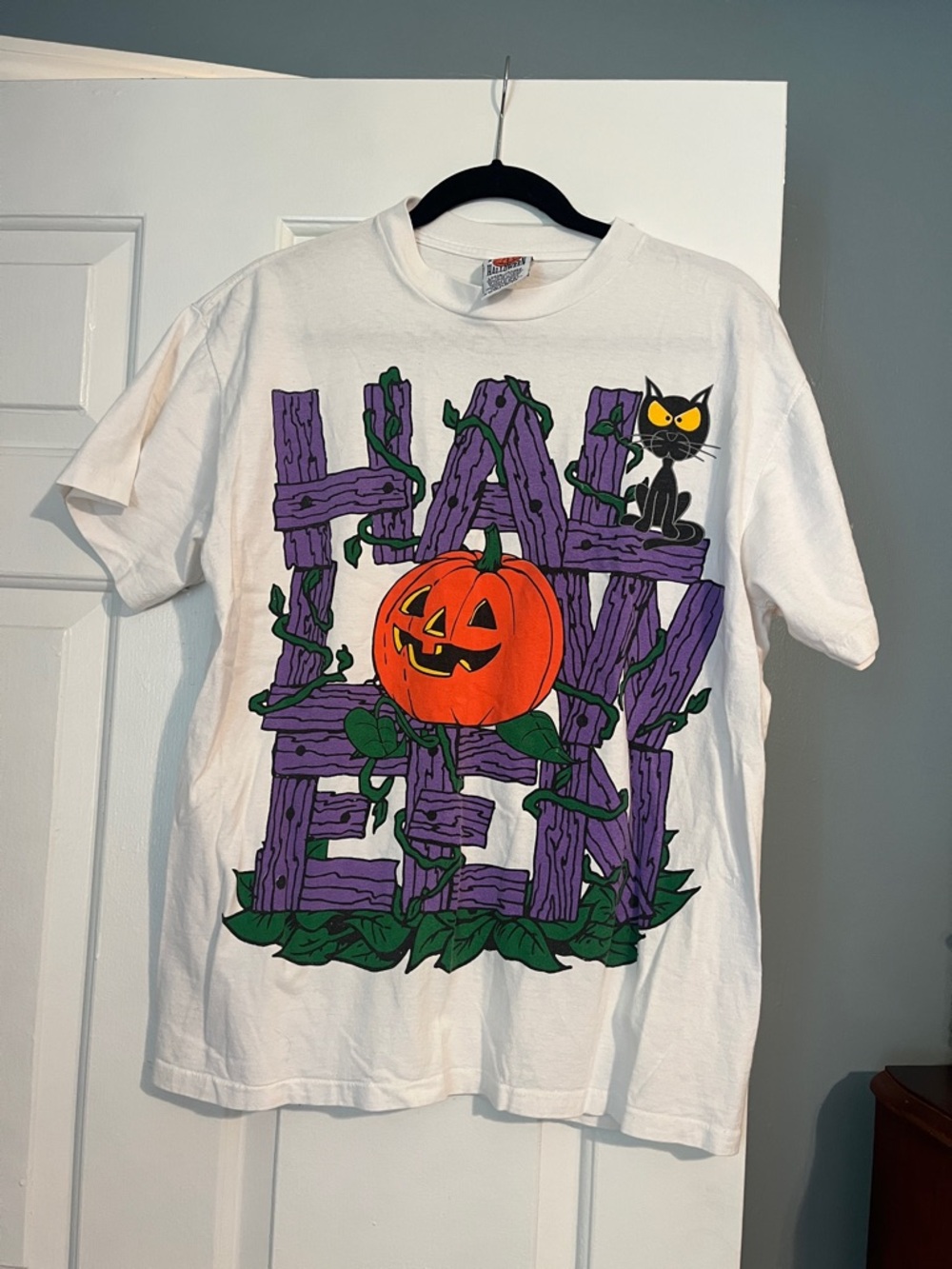 Vintage Graphic Halloween Pumpkin Tee - White